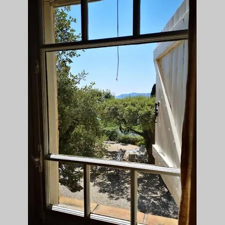 וילה Lei Roucas, La Fossette,proche Plage ,vue Mer,12 P *